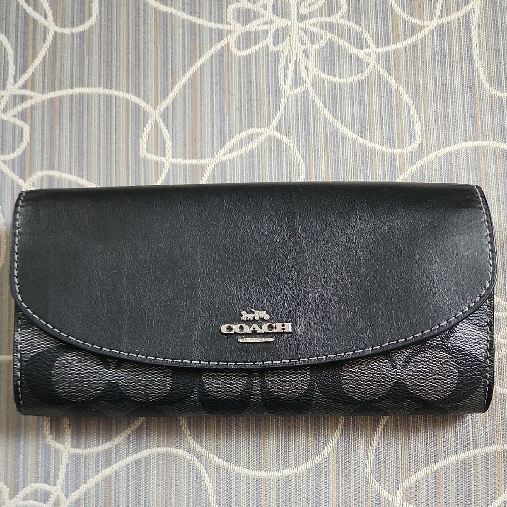 Coach Black Signature Leather Continental Wallet